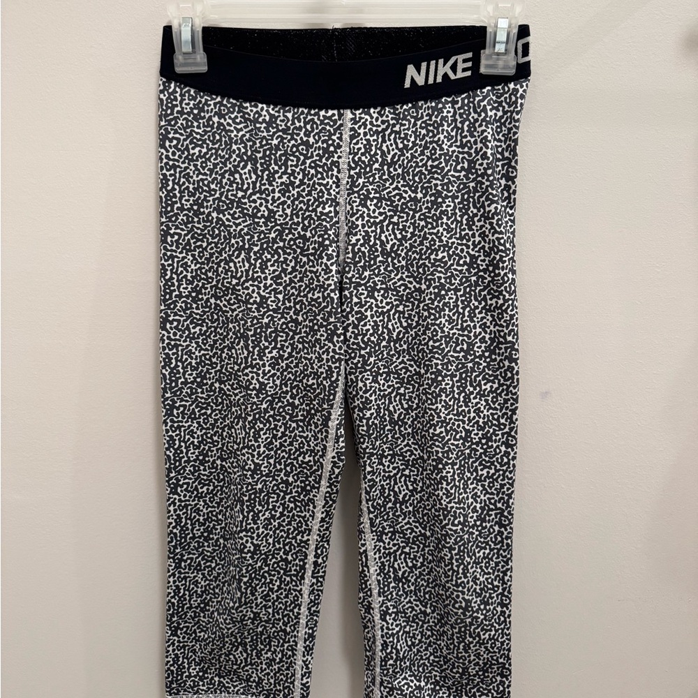 Nike Pro Small Black and White Patterned Leggings